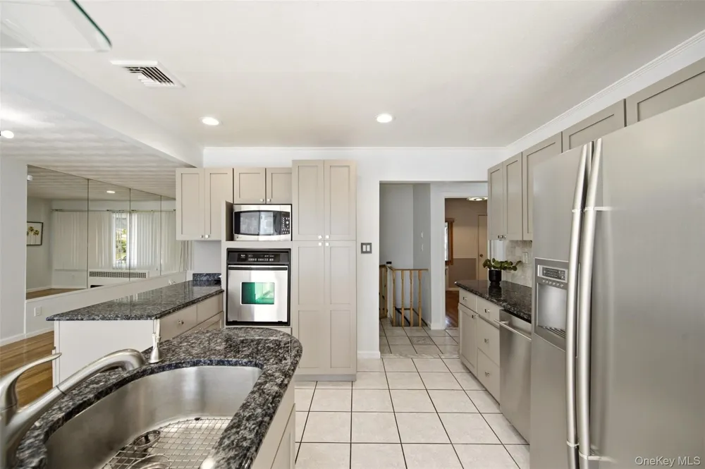 160 Clearmeadow Drive East Meadow, NY 11554