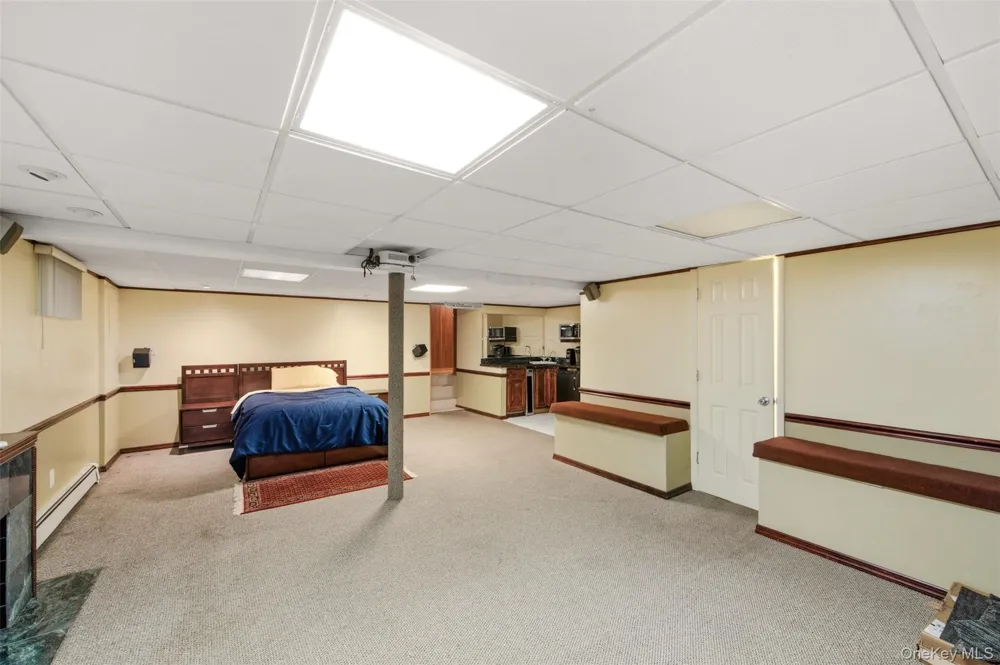 160 Clearmeadow Drive East Meadow, NY 11554