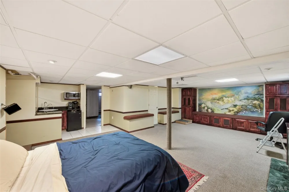 160 Clearmeadow Drive East Meadow, NY 11554