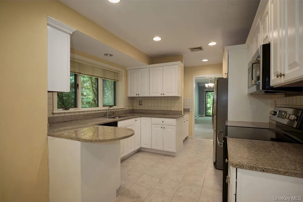 23 Evon Court Scarsdale, NY 10583