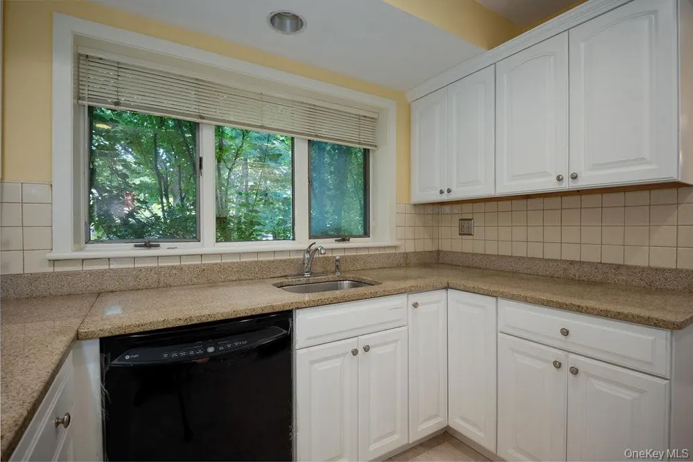 23 Evon Court Scarsdale, NY 10583