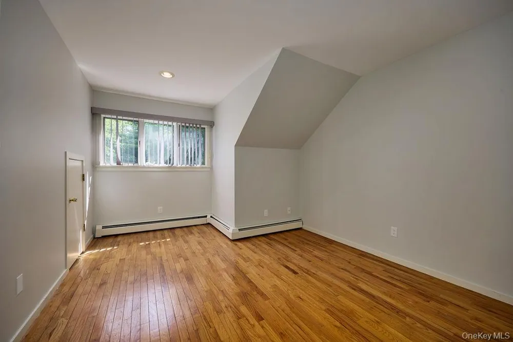 23 Evon Court Scarsdale, NY 10583