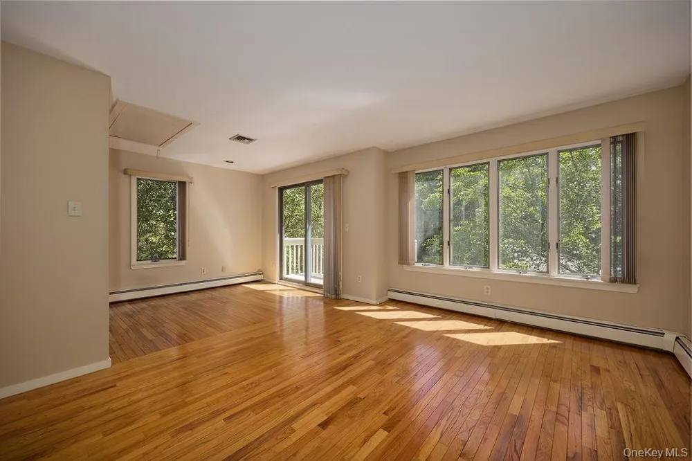 23 Evon Court Scarsdale, NY 10583