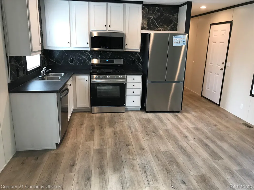 6564 E Michigan Avenue #81 Saline City, MI 48176