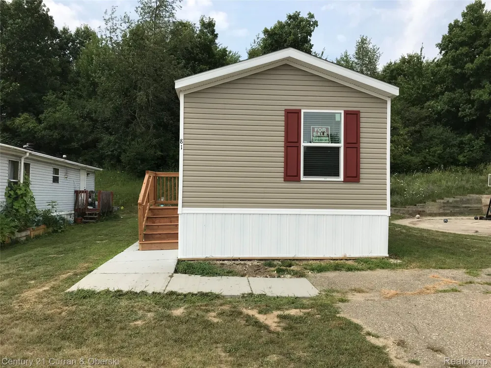 6564 E Michigan Avenue #81 Saline City, MI 48176