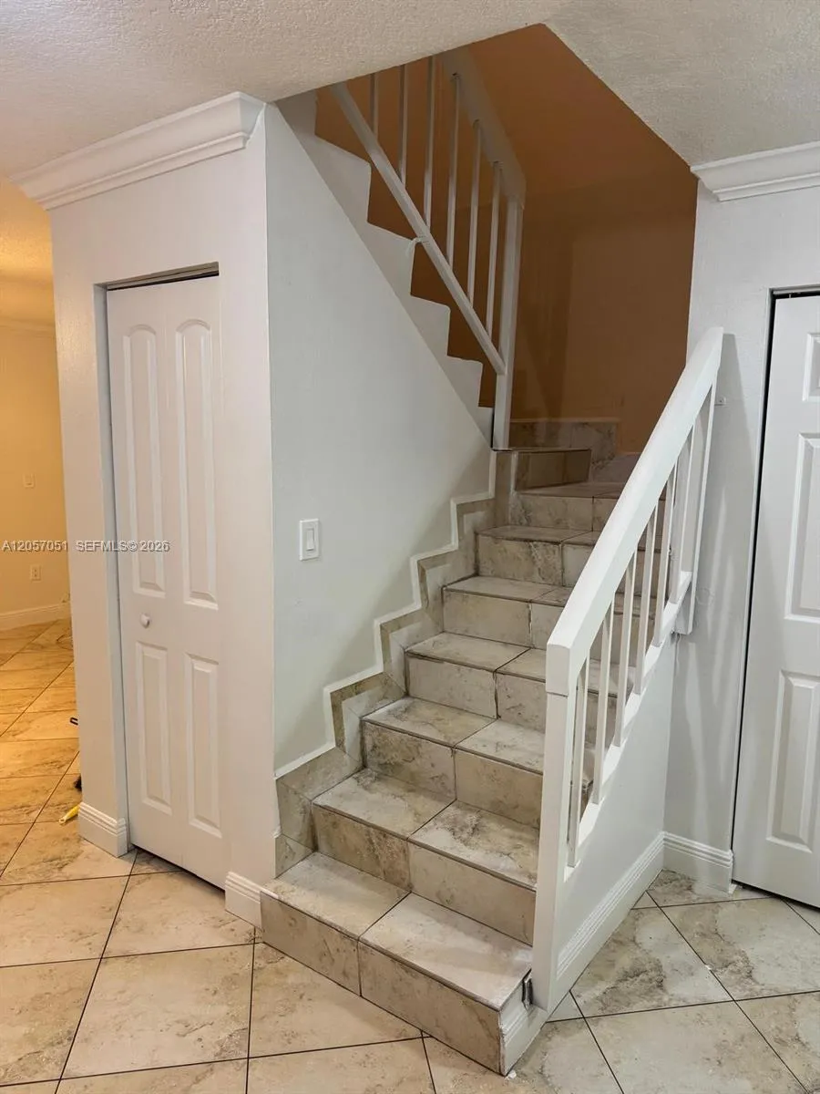 10851 SW 6th St #5 Sweetwater, FL 33174