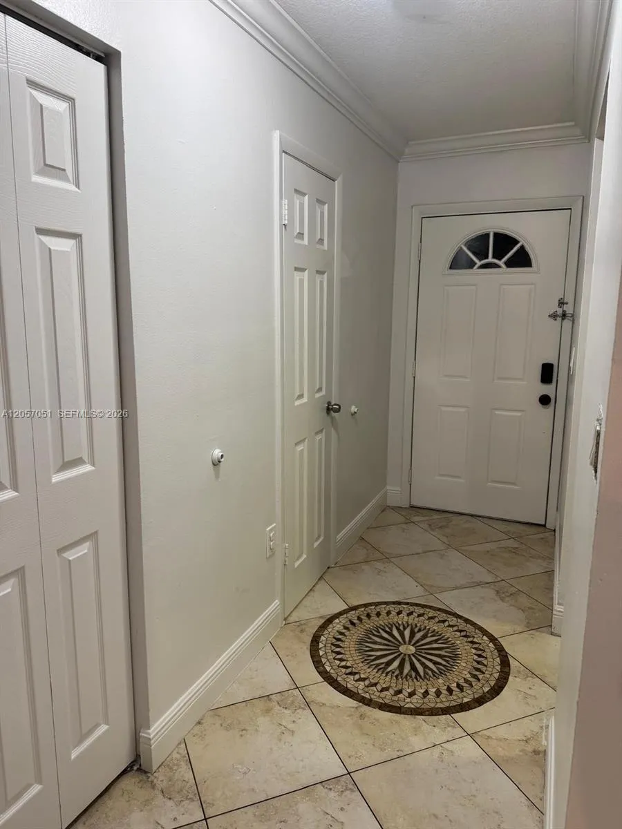 10851 SW 6th St #5 Sweetwater, FL 33174