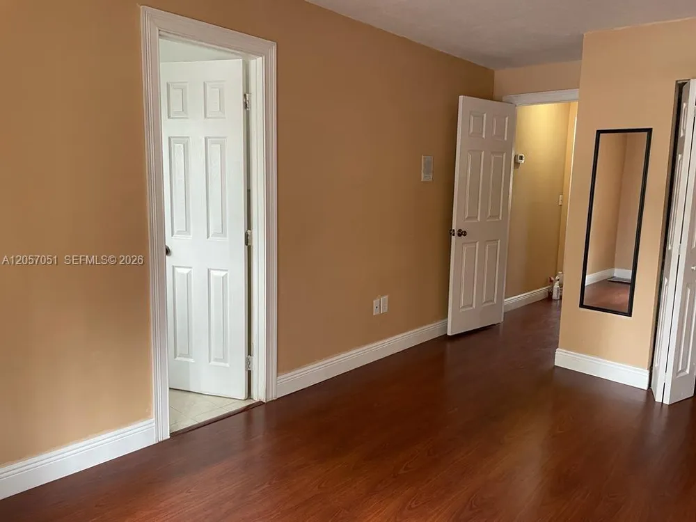 10851 SW 6th St #5 Sweetwater, FL 33174