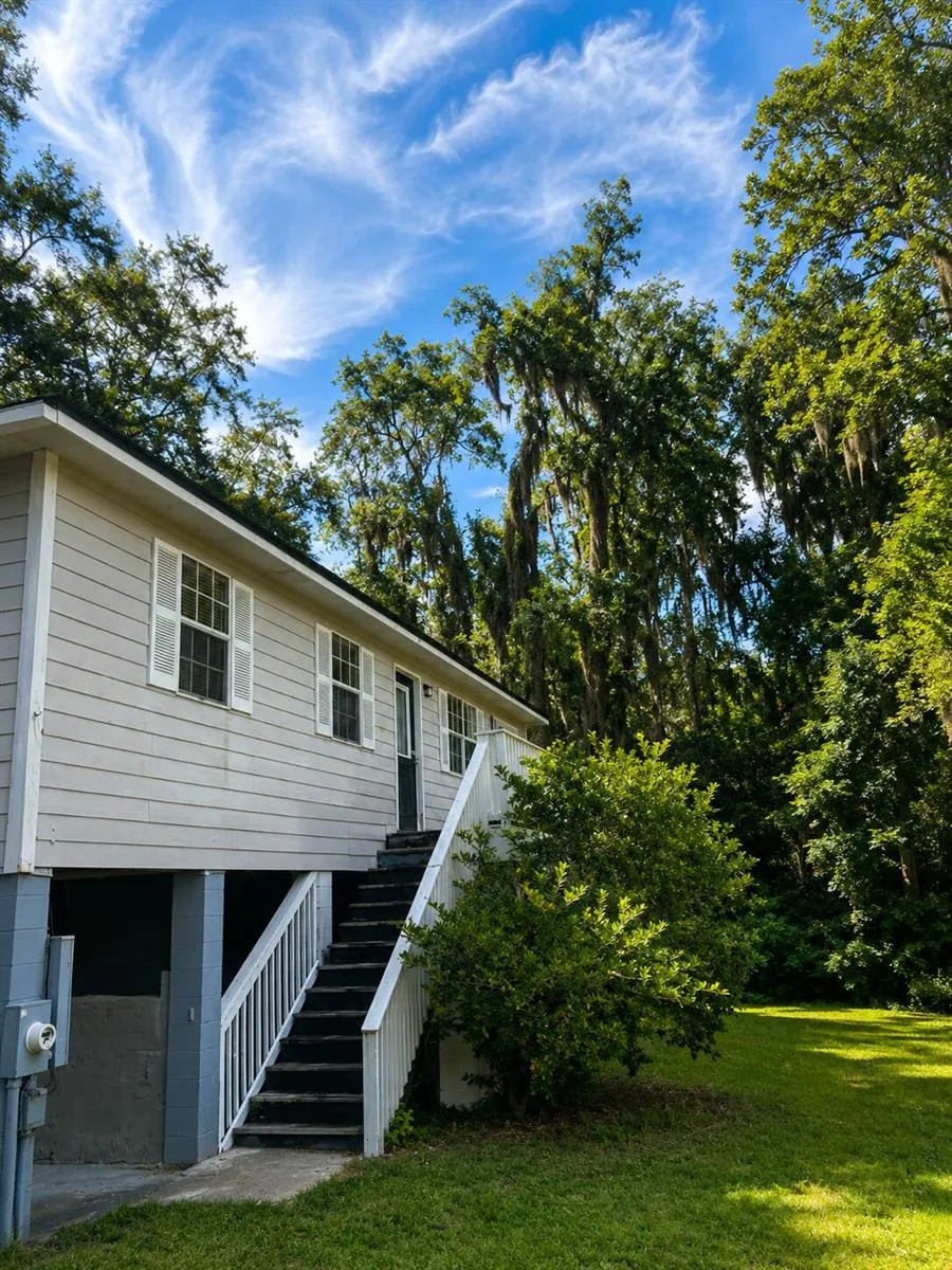 2150 SW 14th Street Gainesville, FL 32608