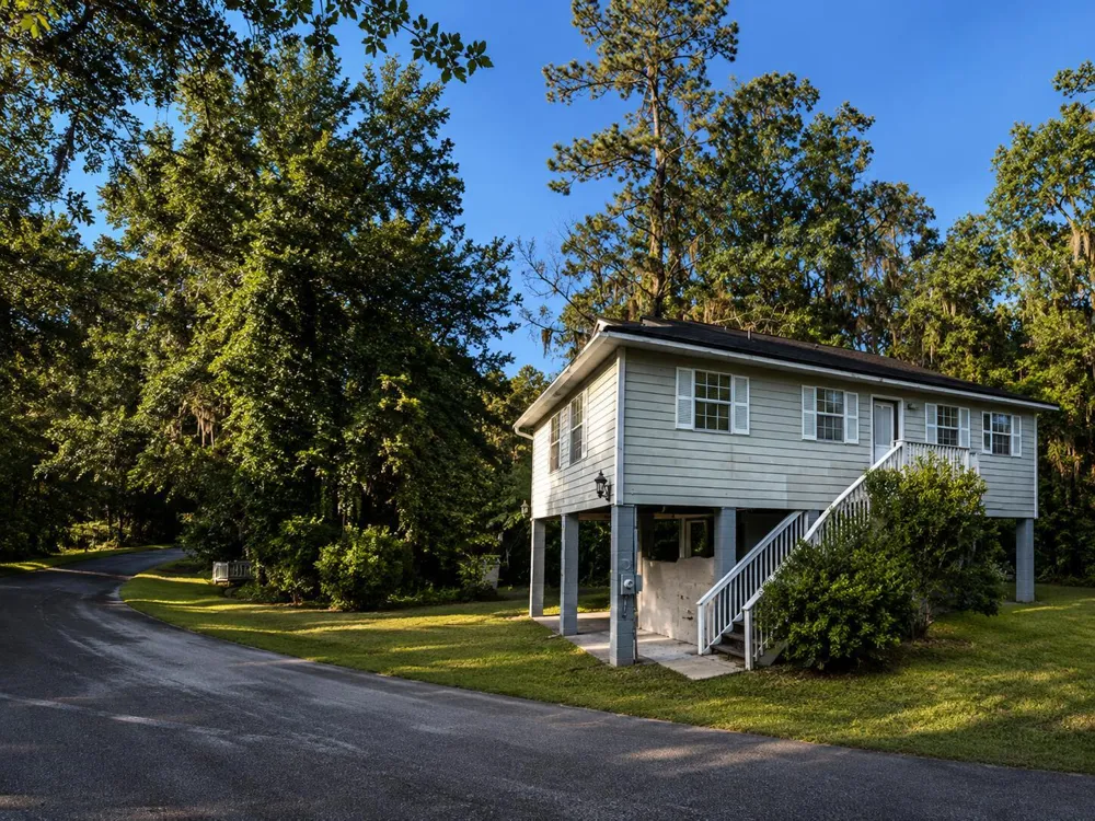 2150 SW 14th Street Gainesville, FL 32608