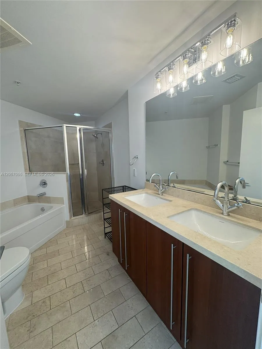 1111 SW 1st Ave #1914 Miami, FL 33130