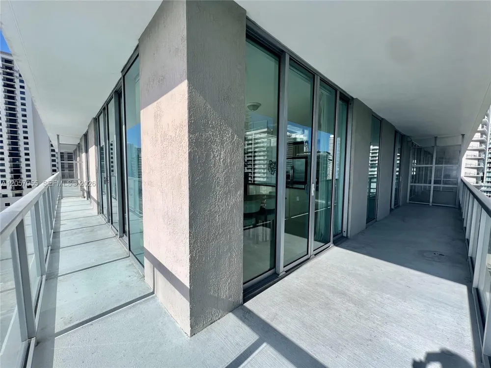 1111 SW 1st Ave #1914 Miami, FL 33130