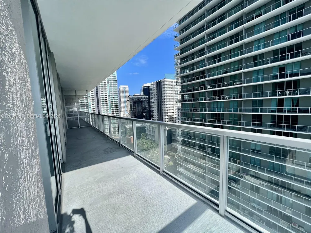 1111 SW 1st Ave #1914 Miami, FL 33130