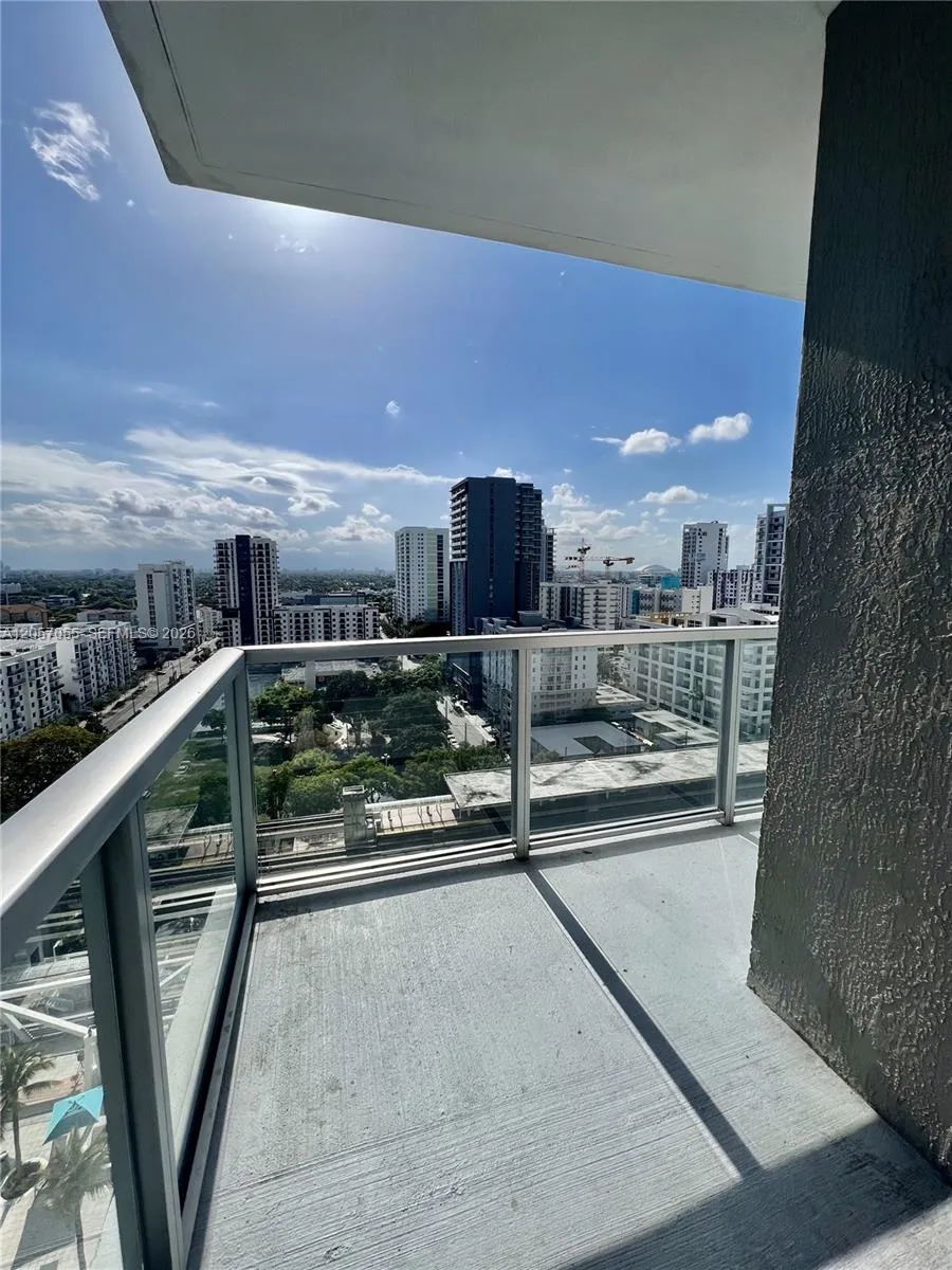 1111 SW 1st Ave #1914 Miami, FL 33130