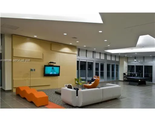 1111 SW 1st Ave #1914 Miami, FL 33130