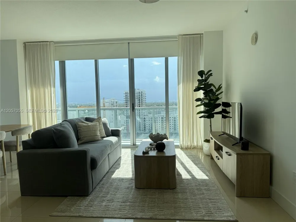 1111 SW 1st Ave #1914 Miami, FL 33130