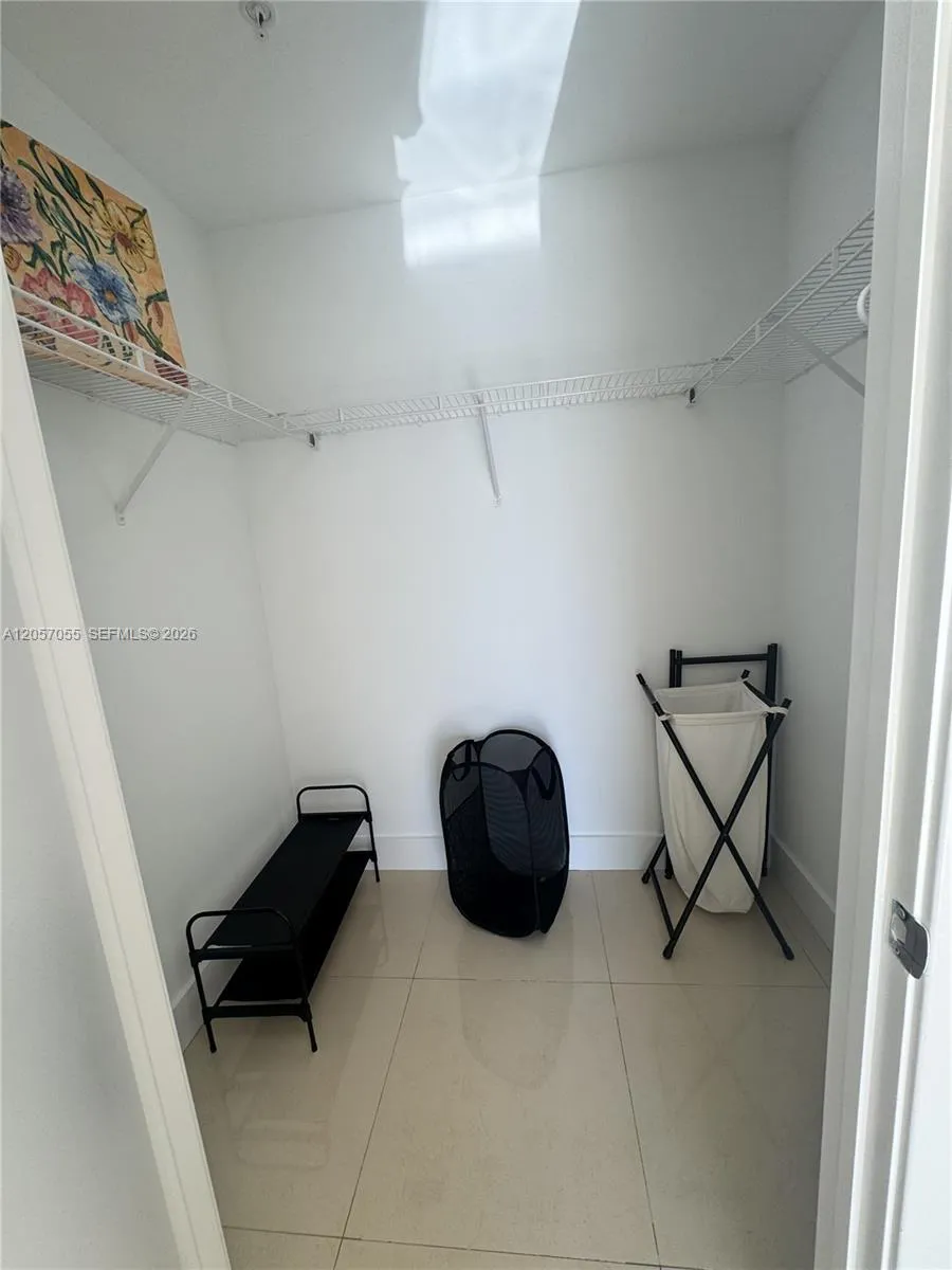 1111 SW 1st Ave #1914 Miami, FL 33130
