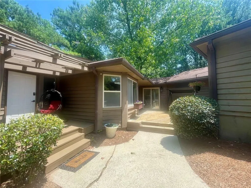 535 Putters Court Johns Creek, GA 30022