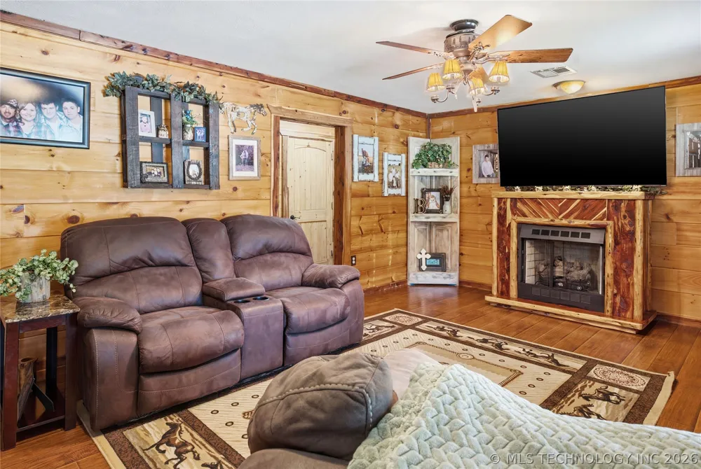 809 K STREET Quinton, OK 74561