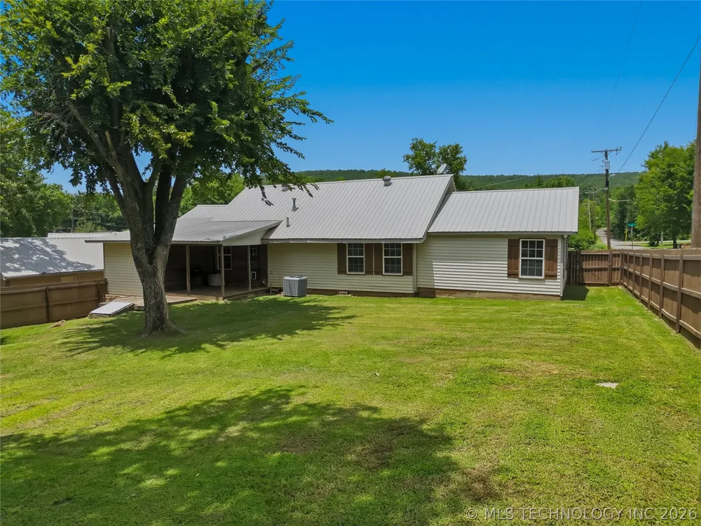 809 K STREET Quinton, OK 74561
