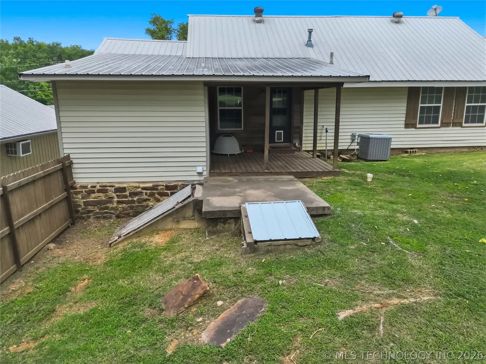 809 K STREET Quinton, OK 74561