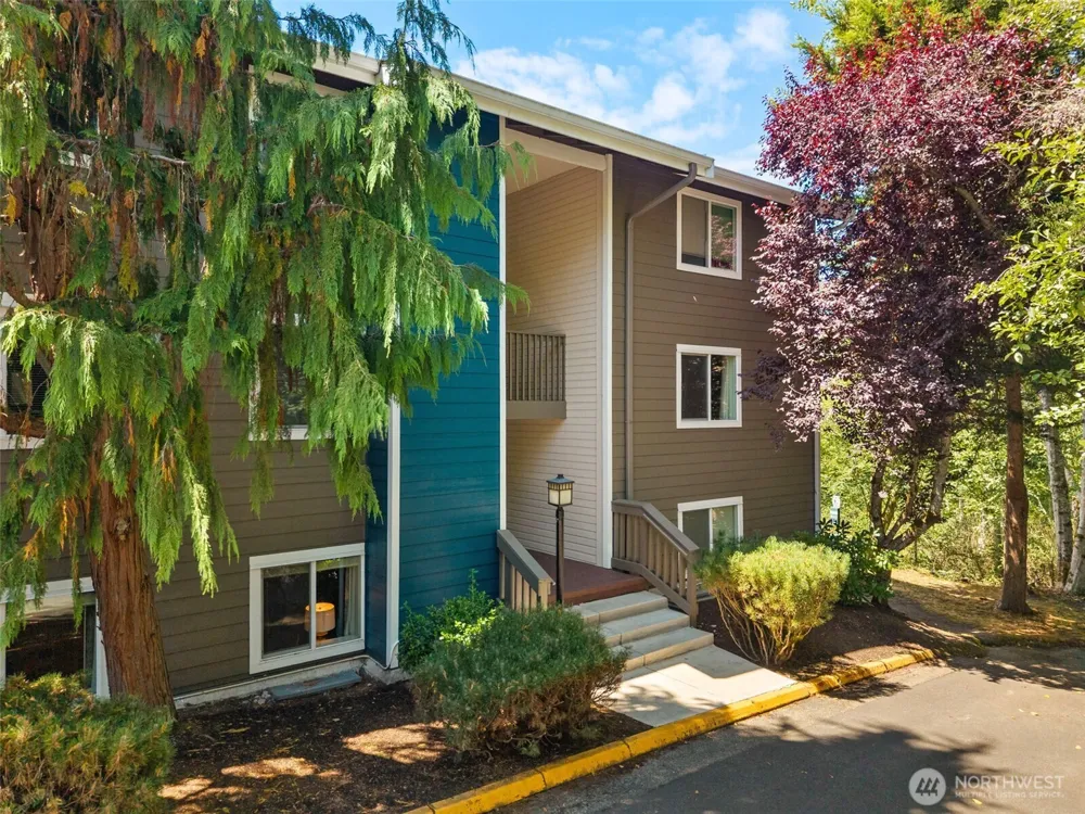 20198 Vikings Crest Loop NE #8-105 Poulsbo, WA 98370