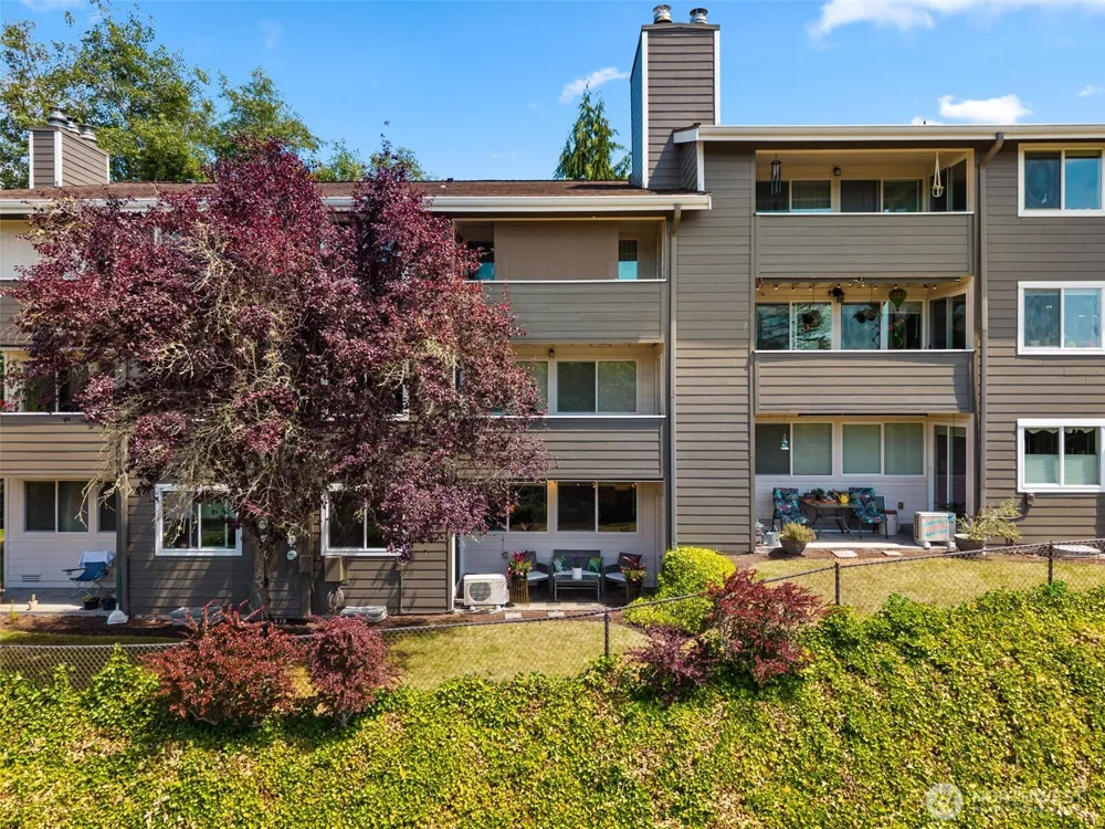 20198 Vikings Crest Loop NE #8-105 Poulsbo, WA 98370