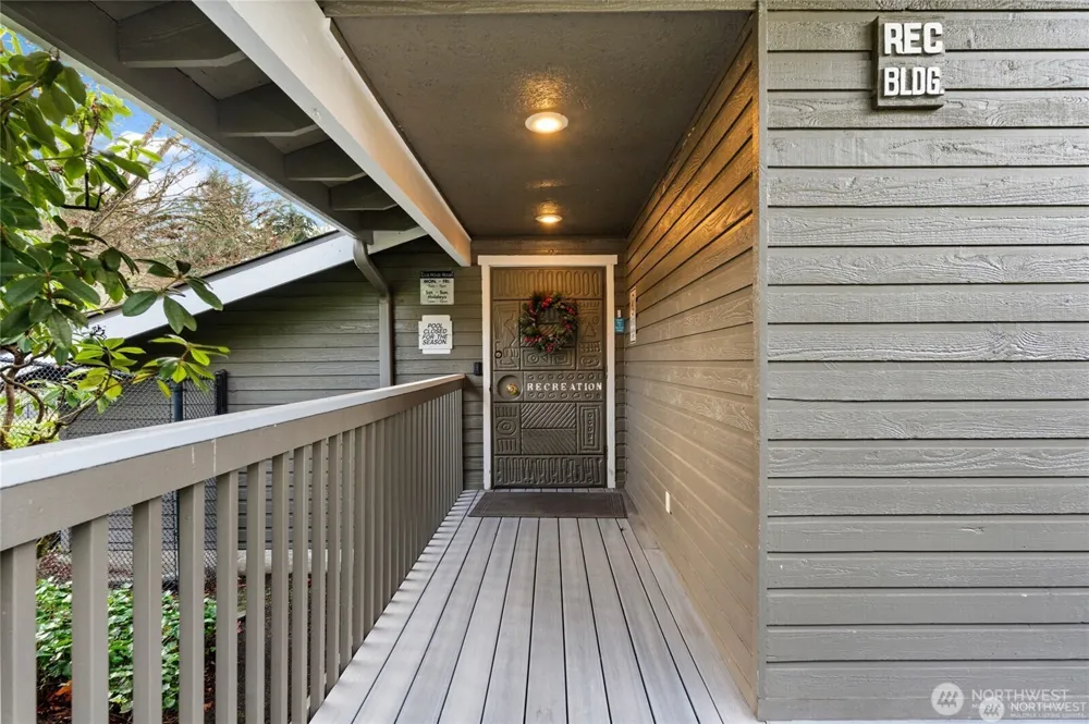 20198 Vikings Crest Loop NE #8-105 Poulsbo, WA 98370
