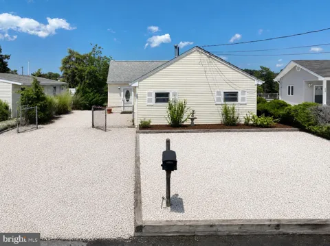 28 LAKE SAINT CLAIR DRIVE