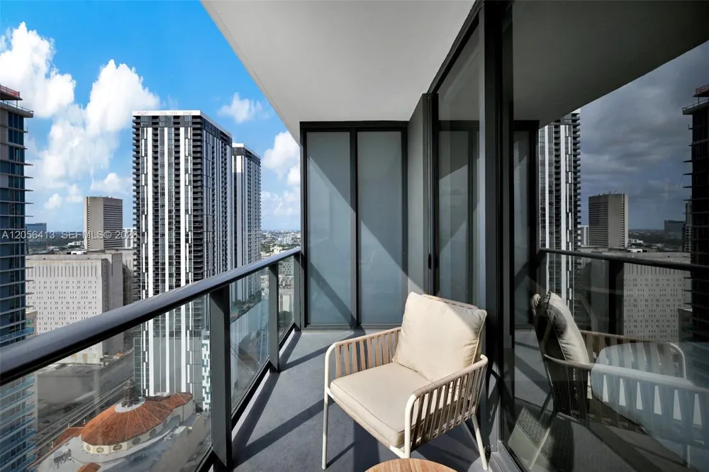 159 NE 6th St #2610 Miami, FL 33132