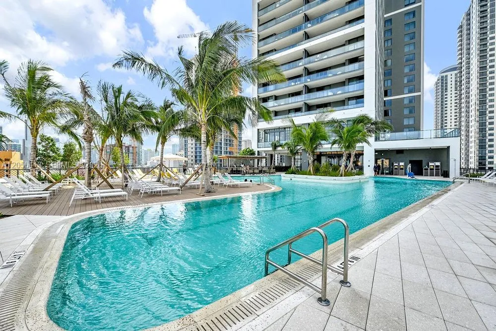 159 NE 6th St #2610 Miami, FL 33132