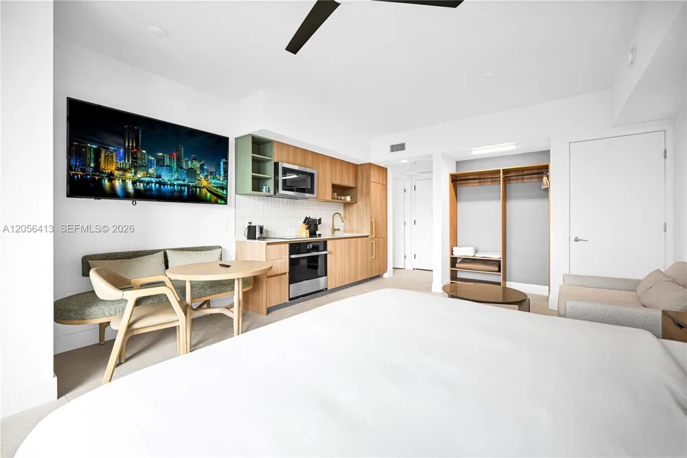 159 NE 6th St #2610 Miami, FL 33132