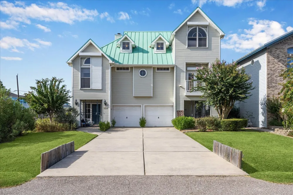 422 Bay Colony Drive La Porte, TX 77571