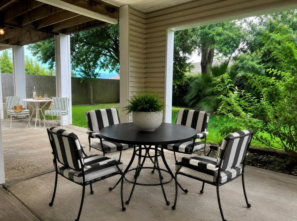 422 Bay Colony Drive La Porte, TX 77571