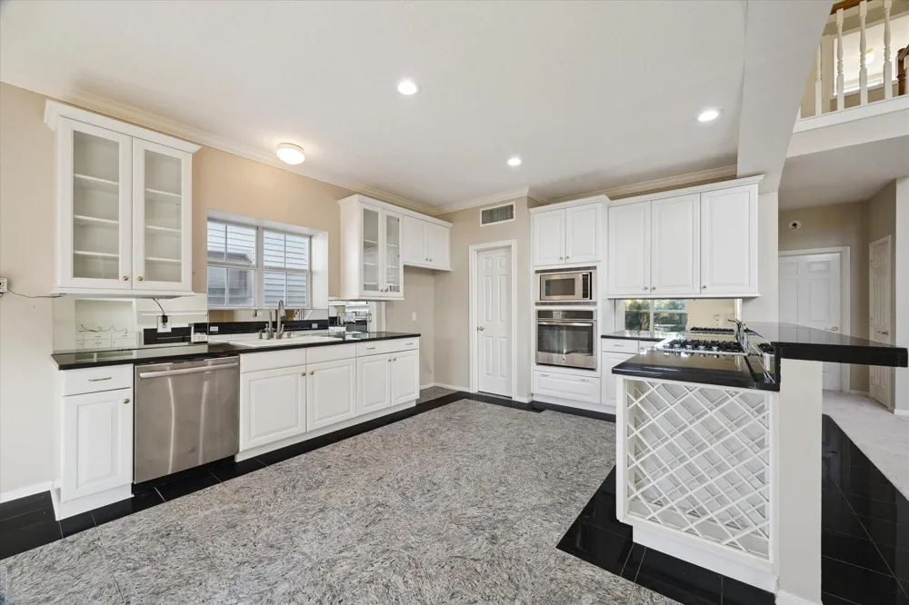 422 Bay Colony Drive La Porte, TX 77571