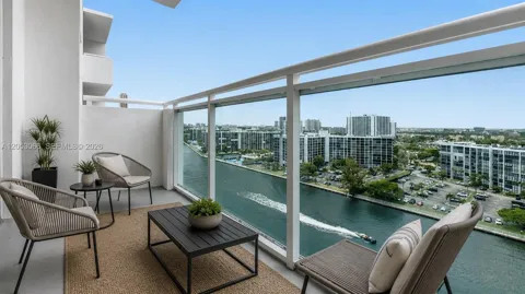 3000 S Ocean Dr #1516