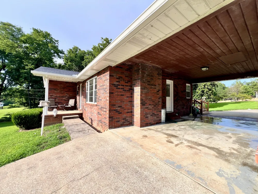111 Gus Wallace Rd Bumpus Mills, TN 37028