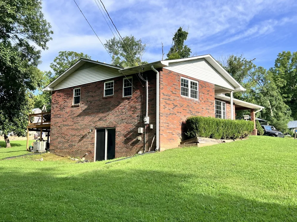 111 Gus Wallace Rd Bumpus Mills, TN 37028