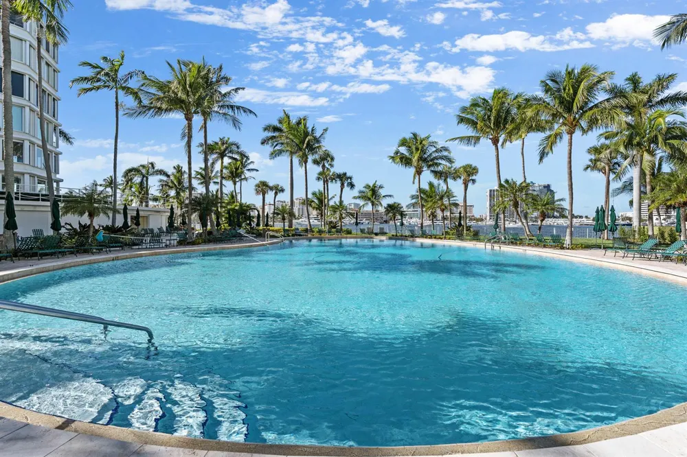 44 Cocoanut Row #222b Palm Beach, FL 33480