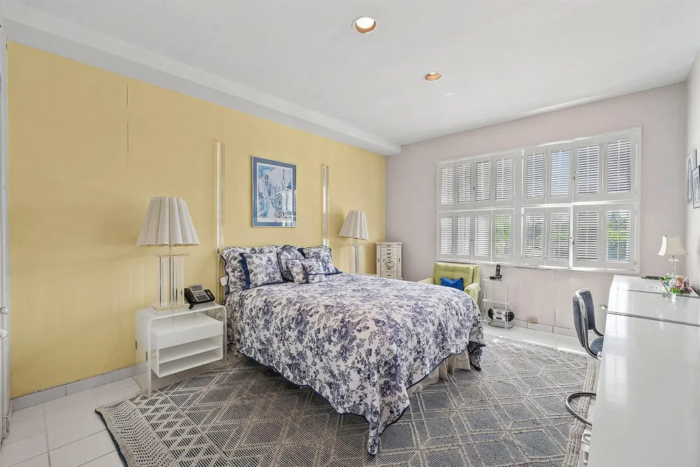 44 Cocoanut Row #222b Palm Beach, FL 33480