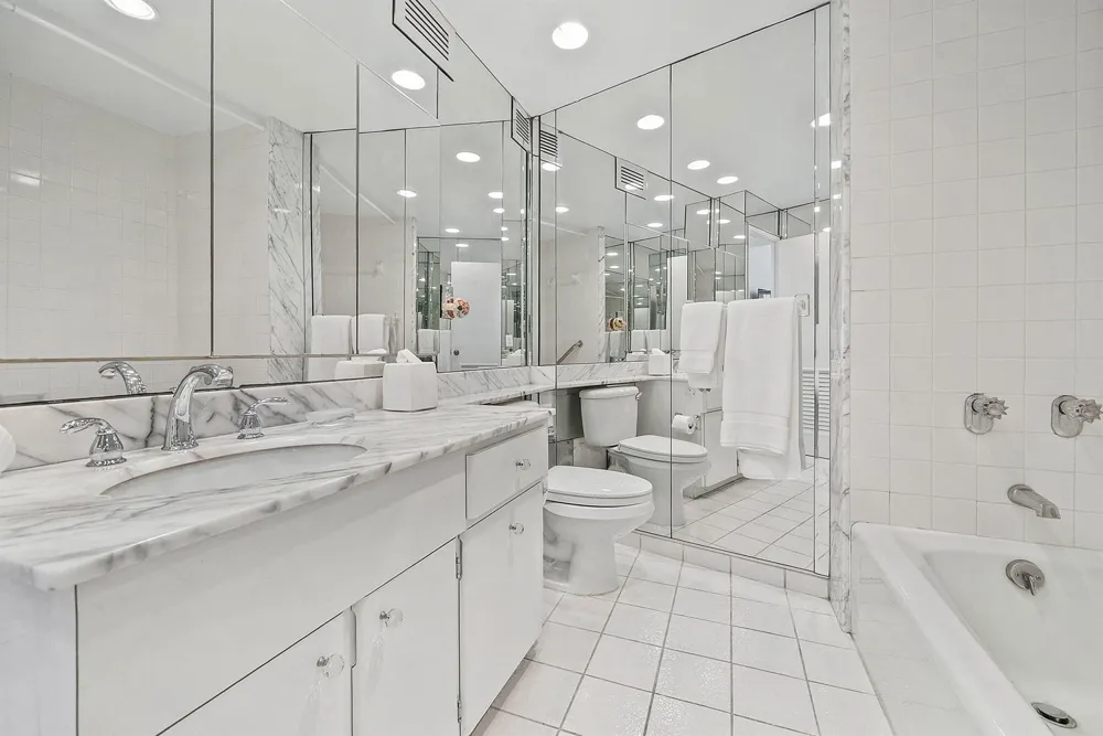 44 Cocoanut Row #222b Palm Beach, FL 33480