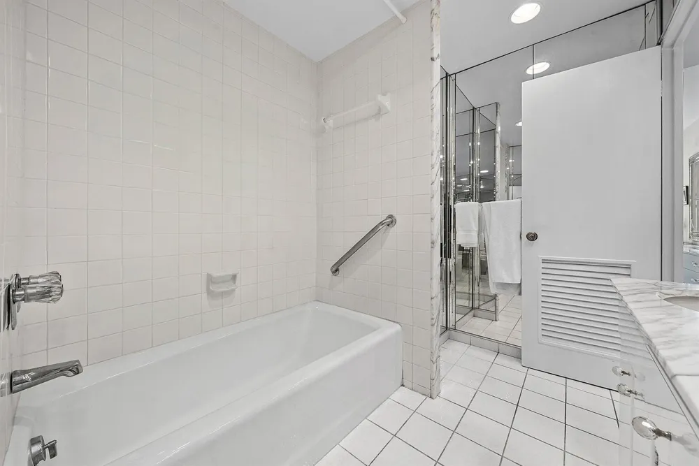 44 Cocoanut Row #222b Palm Beach, FL 33480