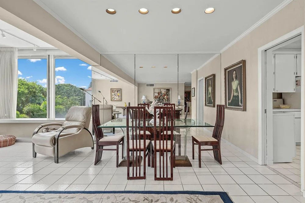 44 Cocoanut Row #222b Palm Beach, FL 33480