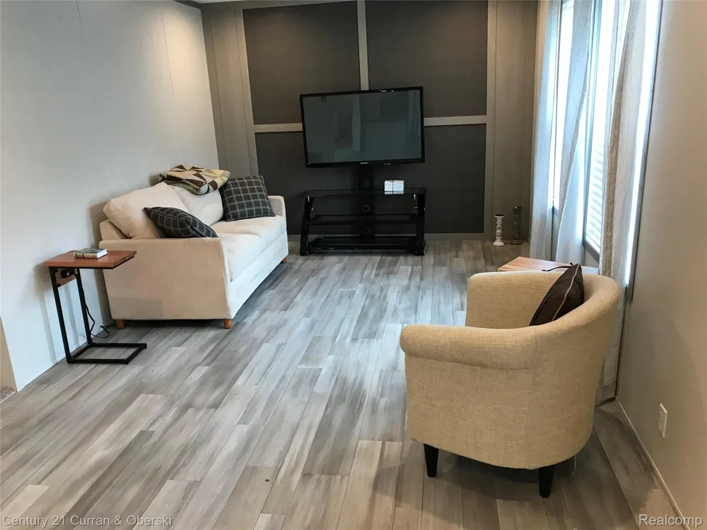 6564 E Michigan Avenue #141 Saline City, MI 48176