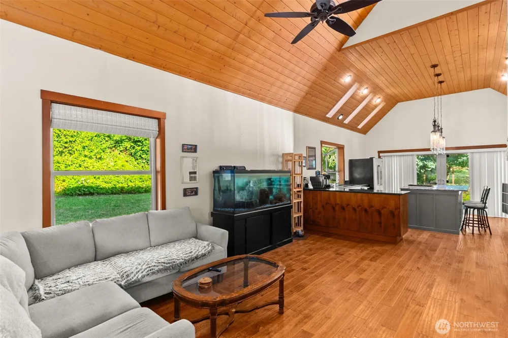 222 Oxbow Lake Lane Toledo, WA 98591