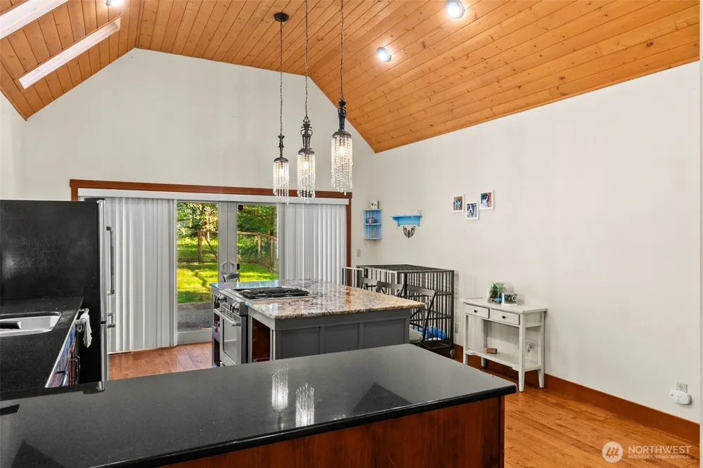 222 Oxbow Lake Lane Toledo, WA 98591