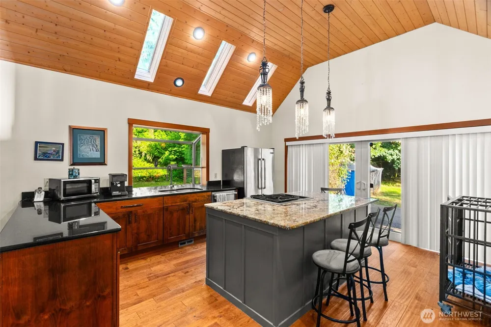 222 Oxbow Lake Lane Toledo, WA 98591