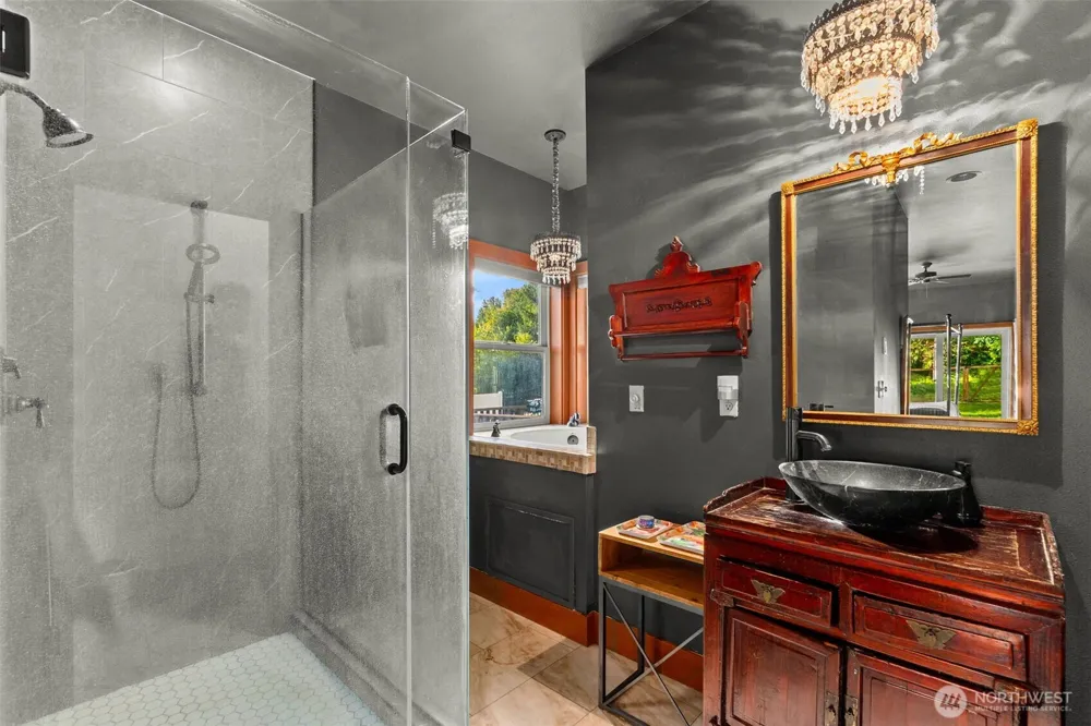 222 Oxbow Lake Lane Toledo, WA 98591