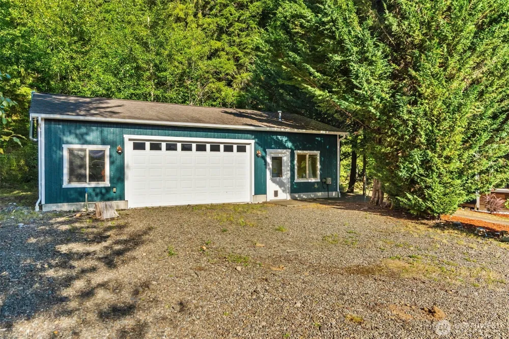 222 Oxbow Lake Lane Toledo, WA 98591