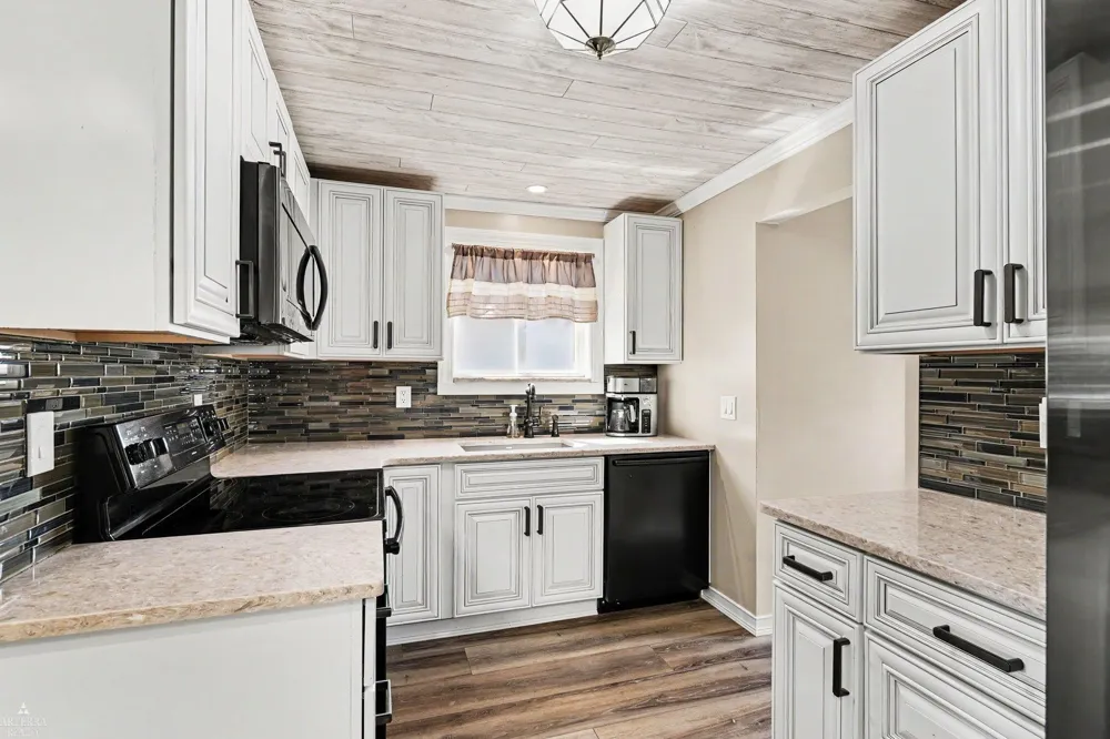 18039 S SUMMER LANE LANE Fraser City, MI 48026